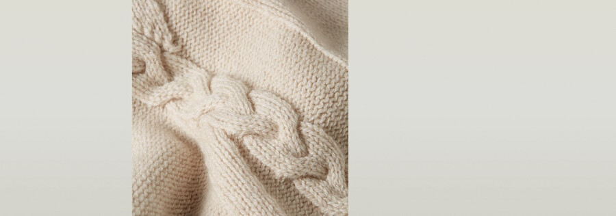 maglione lavorato a maglia a trecce grandi