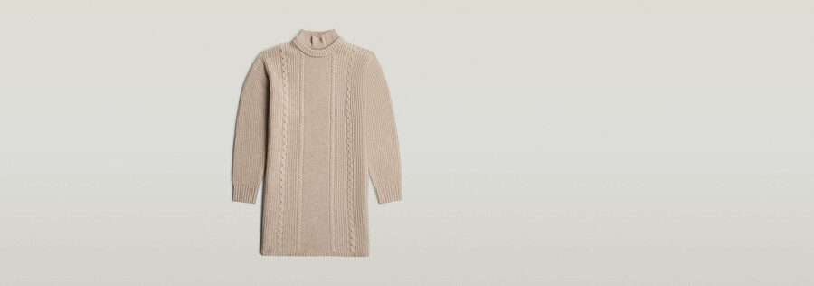 abito in maglia larga con trecce