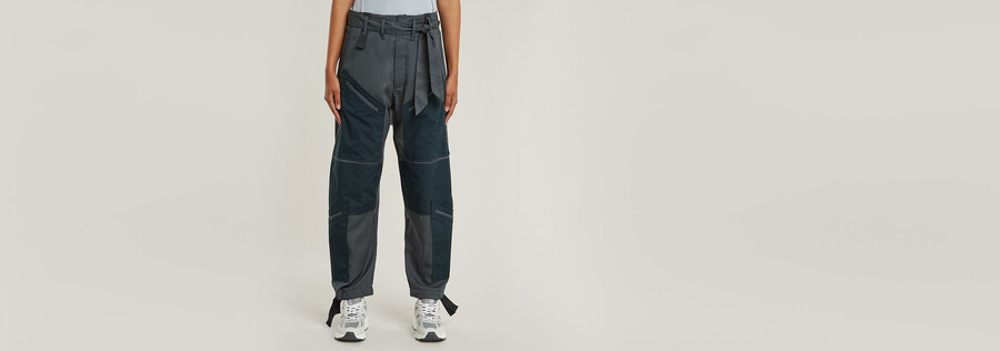 pantaloni cargo tono su tono