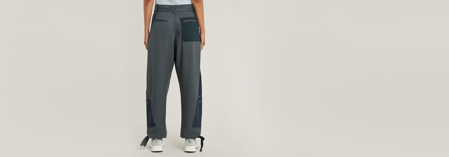 pantaloni cargo tono su tono