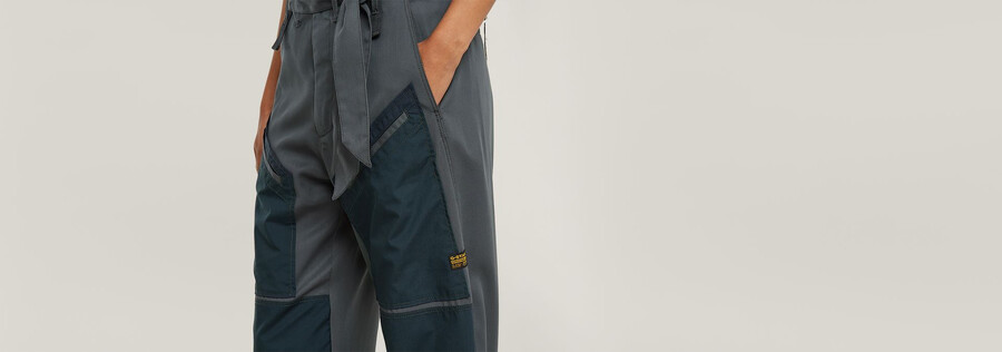 pantaloni cargo tono su tono