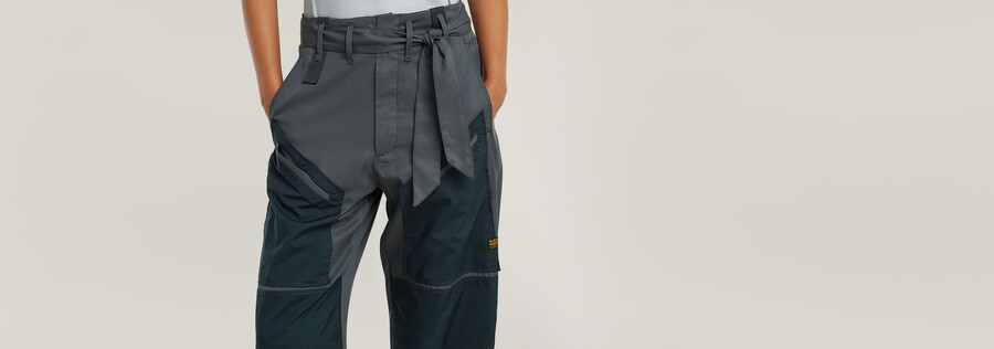 pantaloni cargo tono su tono