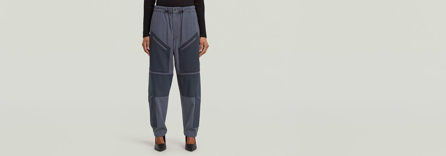 pantaloni cargo tono su tono
