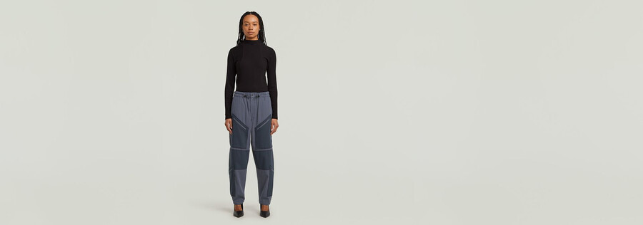 pantaloni cargo tono su tono