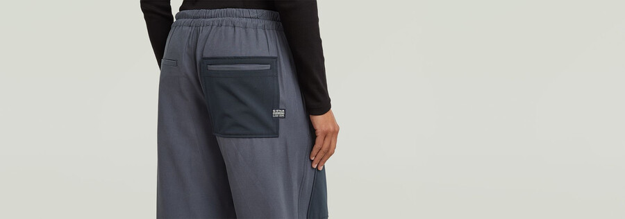 pantaloni cargo tono su tono