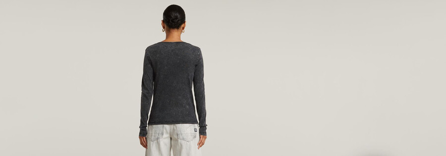 top henley slim con scollo a v profondo e tinto in capo
