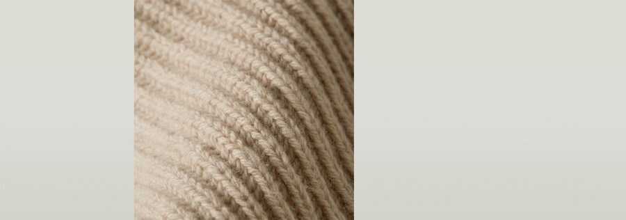 cardigan essenziale in maglia