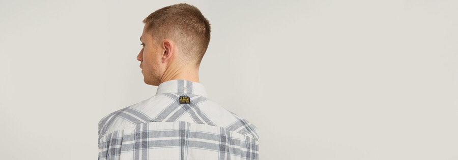 camicia regolare con una tasca