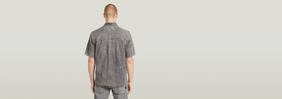 camicia regolare con doppia tasca inclinata