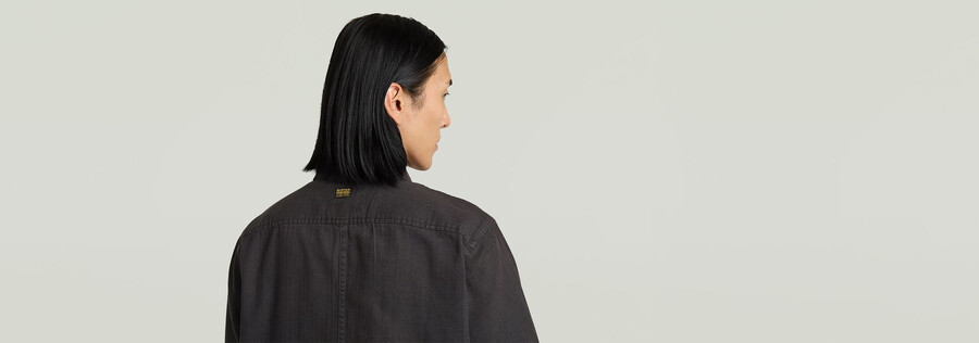 camicia regolare con tasca a pannelli