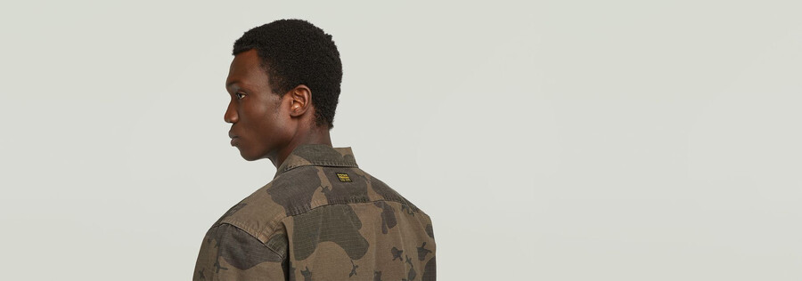 camicia regolare con tasca cargo