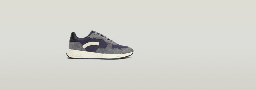 sneakers aver contrast