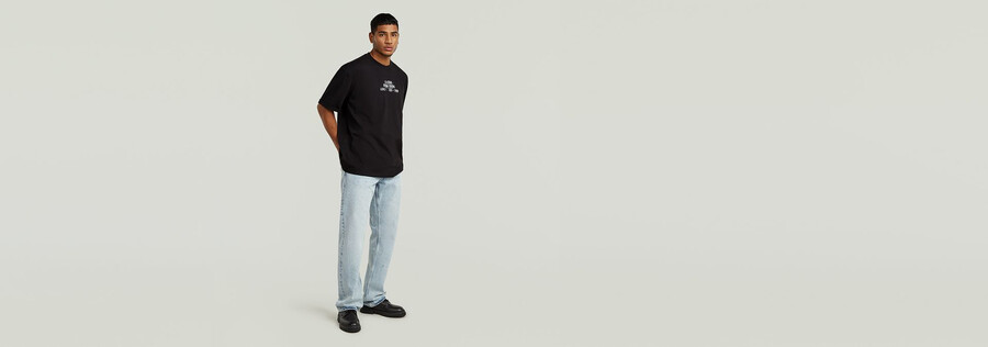 t-shirt rilassata con grafica multi-tecnica
