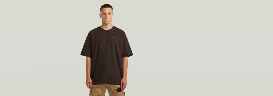 t-shirt con logo strutturato sul petto