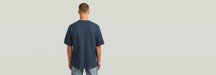 t-shirt con logo strutturato sul petto